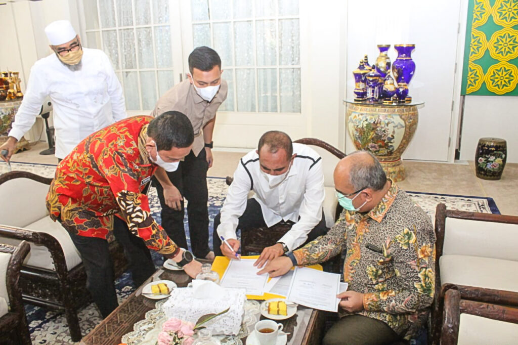 Musim Mas Donates IDR 2 Billion (SGD $187k) to Renovate Grand Mosque of Medan 2